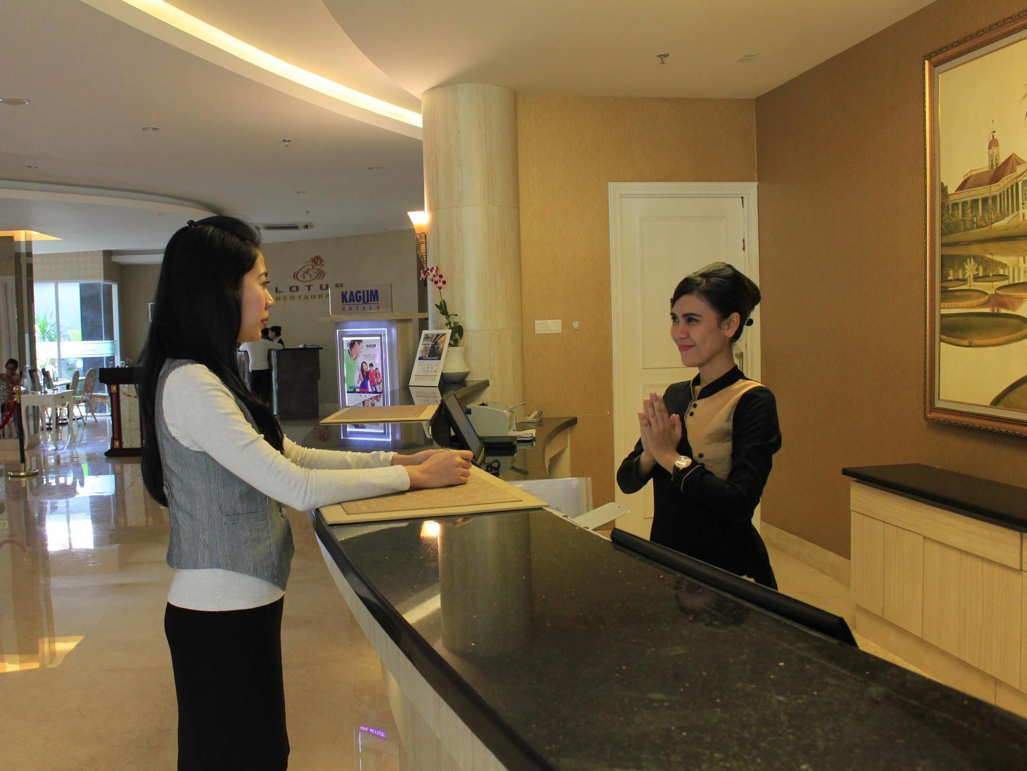 Grand Savero Hotel Bogor Buitenkant foto