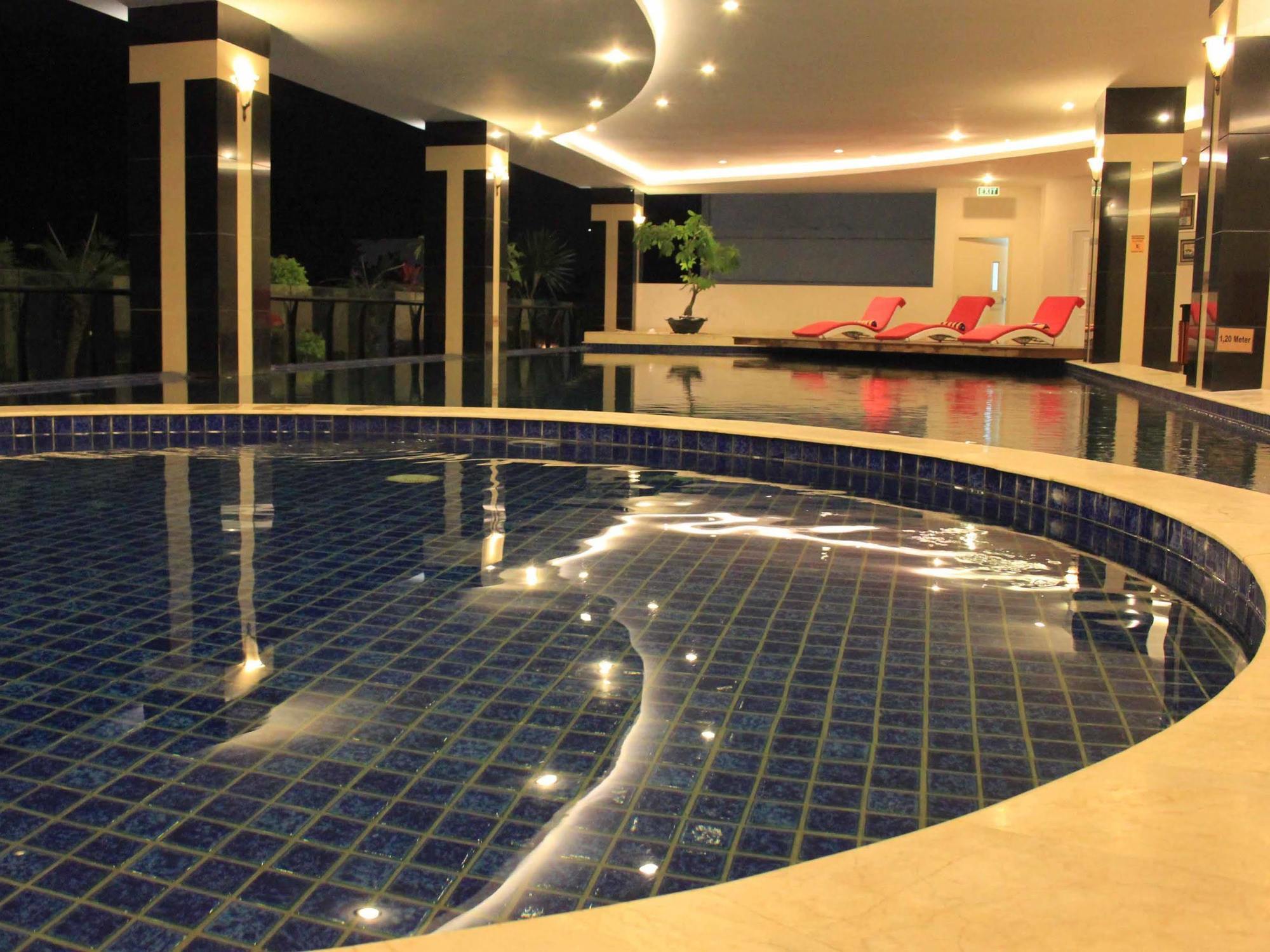 Grand Savero Hotel Bogor Buitenkant foto