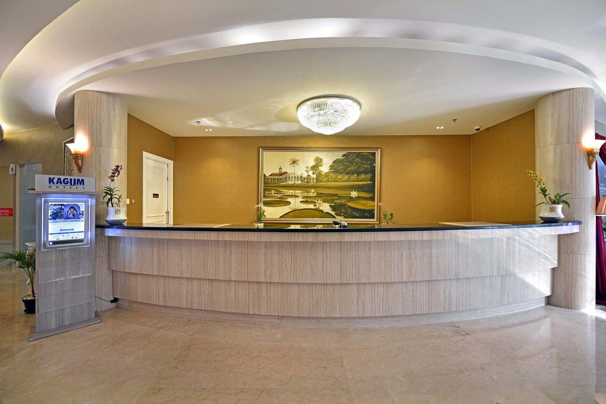 Grand Savero Hotel Bogor Buitenkant foto