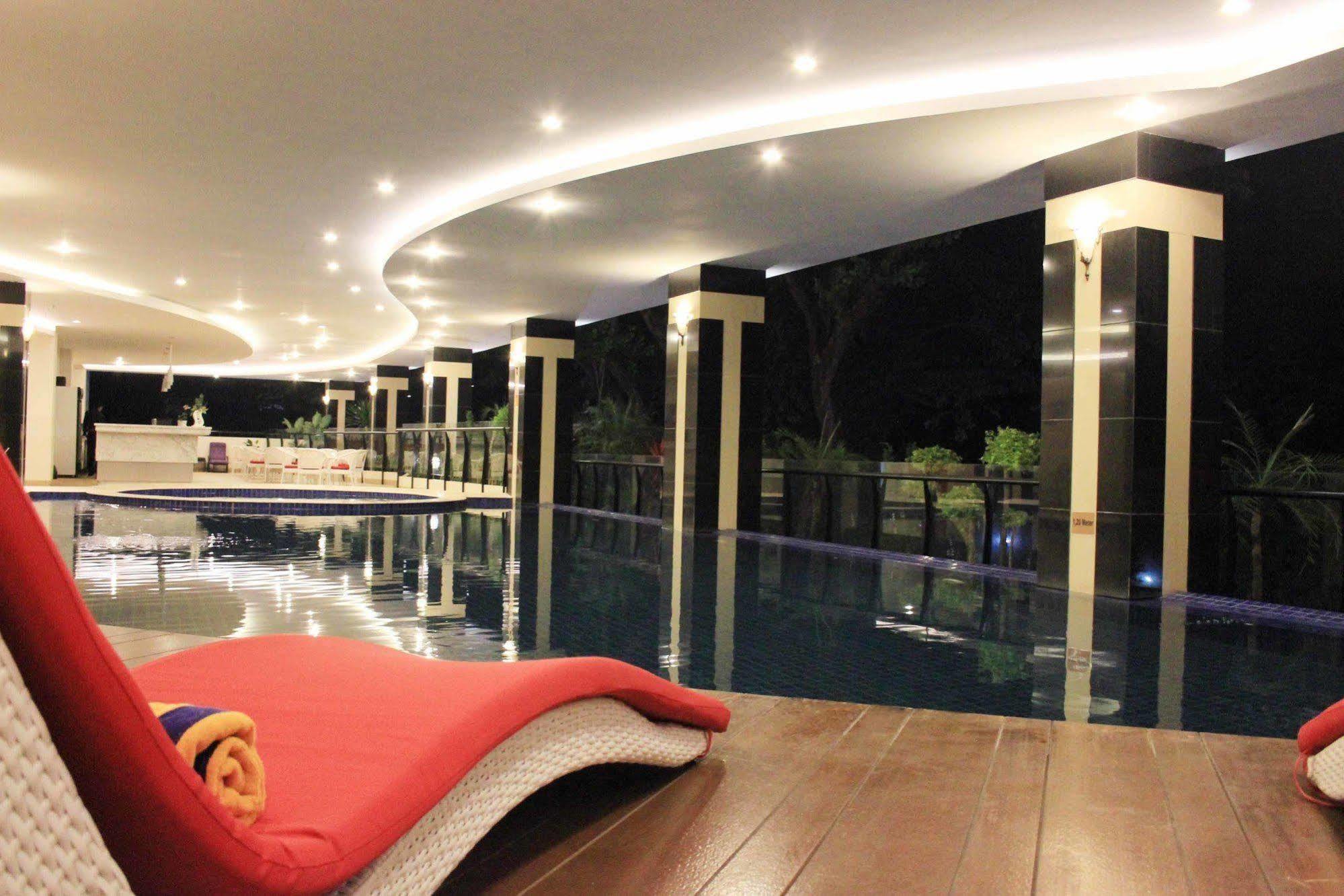 Grand Savero Hotel Bogor Buitenkant foto