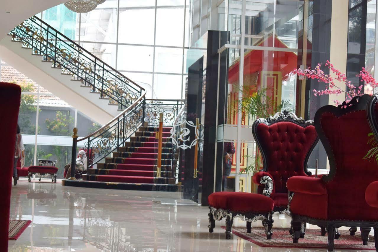 Grand Savero Hotel Bogor Buitenkant foto